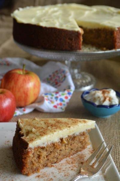 apple yoghurt cake with chai spices